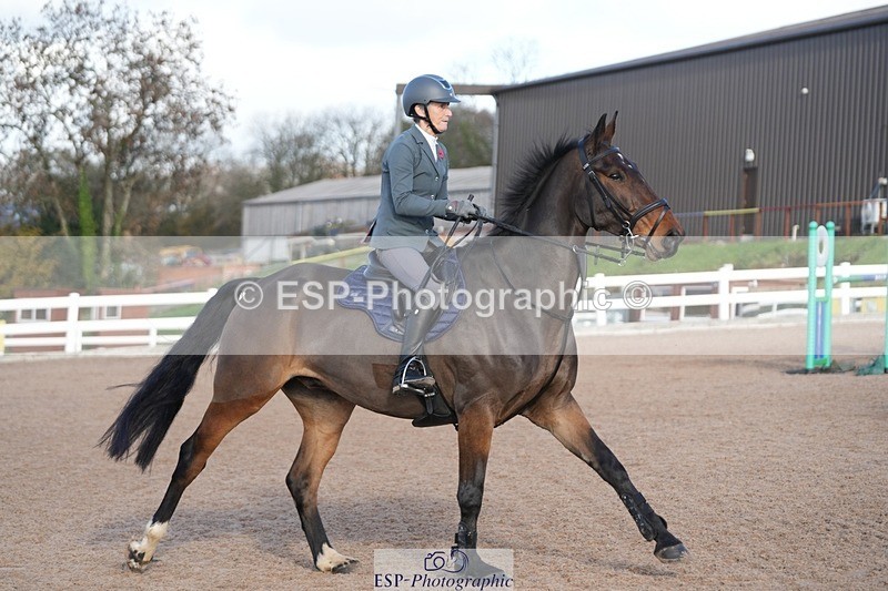 251108-124743-02575 - Cls 13 Foxhunter and 1.20m Open