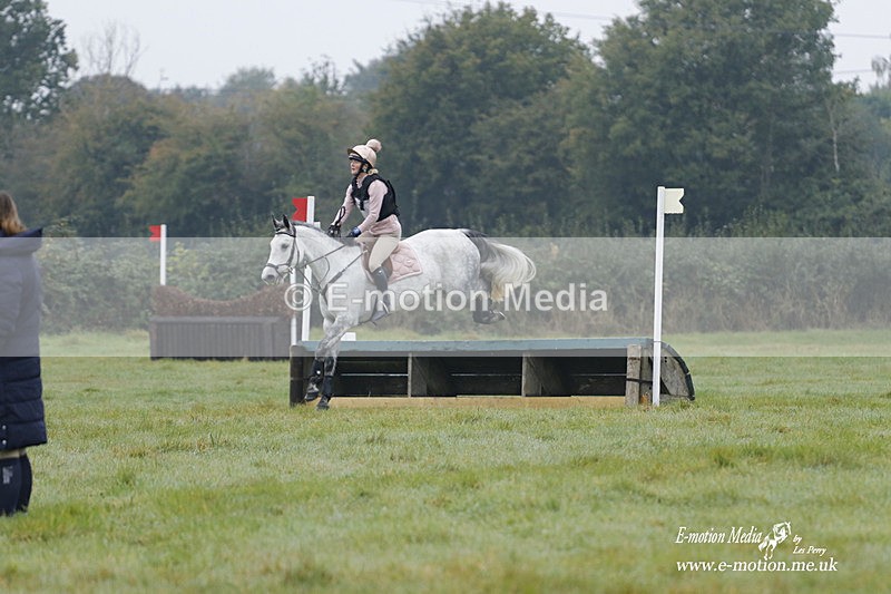 WWHT 171021 0527 - Novice Restricted (0.80m)  17/10/21