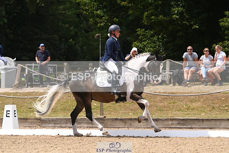 250720A-123913-10417 - 164-Dominique.Kinnaird-Perry-Pallas.Vanquish