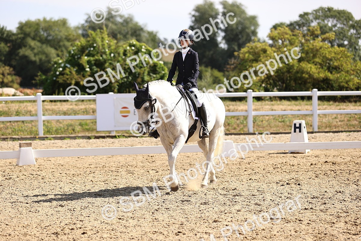 SBM_009221 - Novice 5 - 9.50-10.53