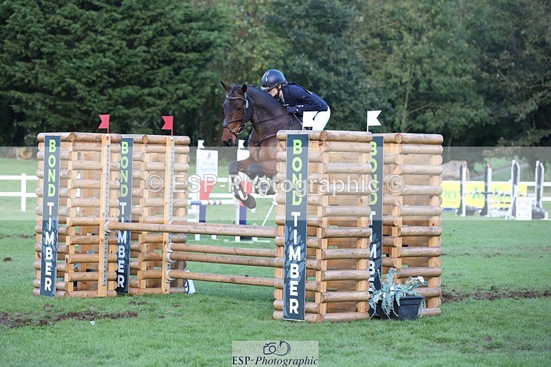 231022-160645-30109 - 552-MONBEG.BY.MAGIC-Xanthe.Baylis-TrotUp+SJ