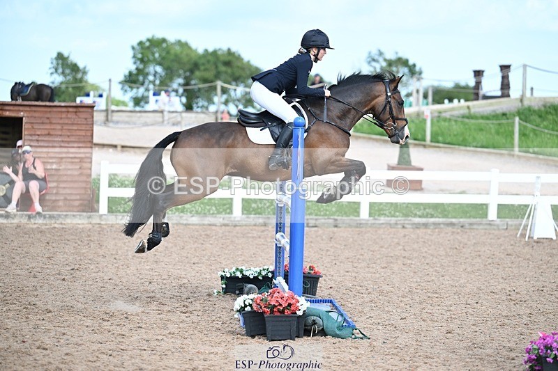 260627-174216-05820 - Cls 27 Foxhunter and 1.10m