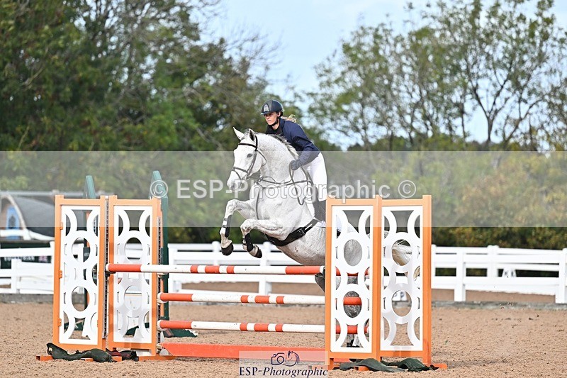 261014-123615-00429 - Cls  05 Snr Newcomers & 1.10m Open