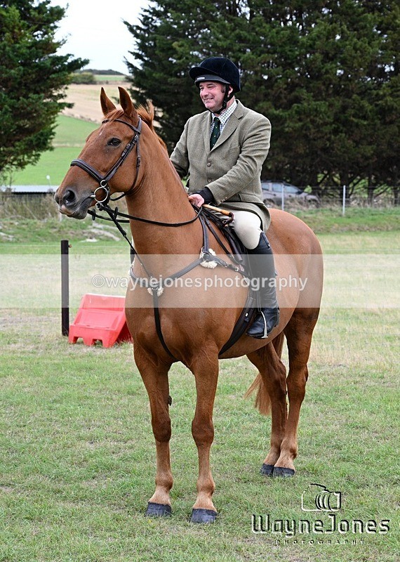 WJ7_0577 - Berks & Bucks Hound Exercise Blewbury 13-09-26