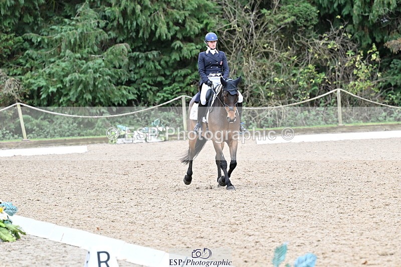 251022A-152531-00541 - B-112-Christina.Wiederkehr