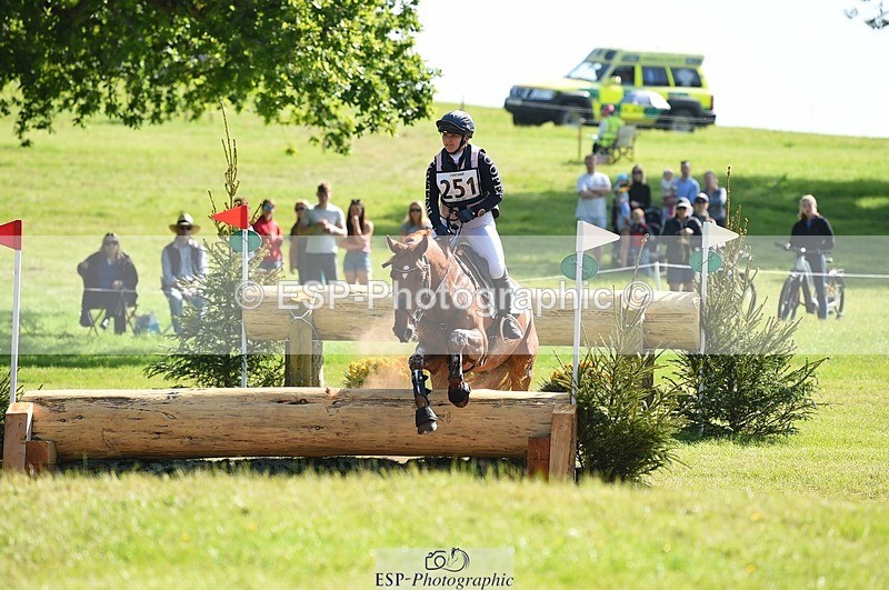 230527-093948-08379 - 251-CLASS_MOVE-Ellie_Healy-XC