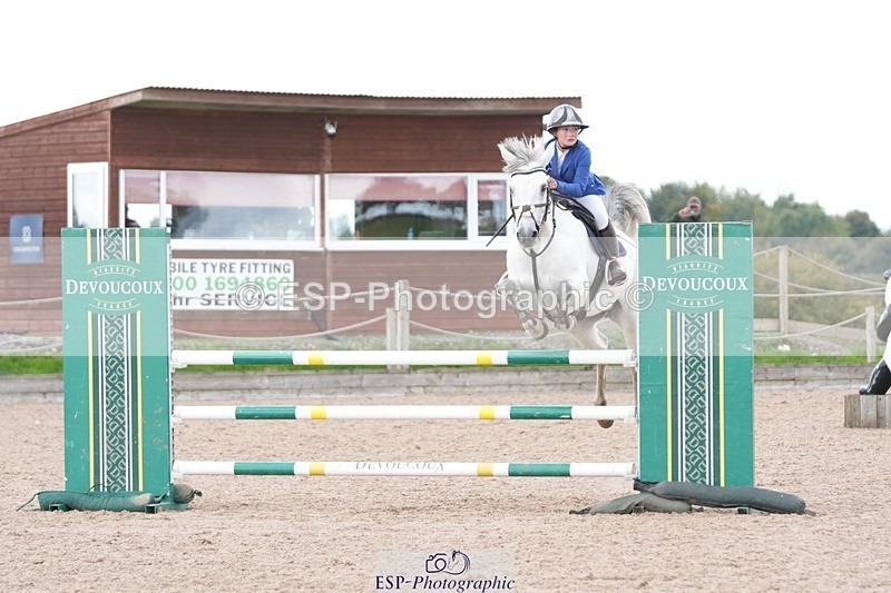 250921-122843-02930 - Cls 9 Pony Foxhunter and 1.10m