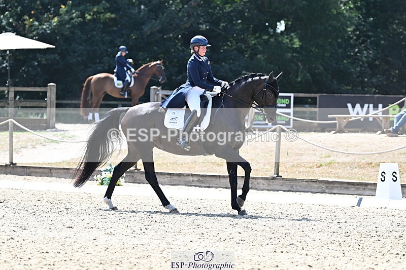 250810A-140210-07226 - 070-Abbie.NewburySeagry.Firstamour