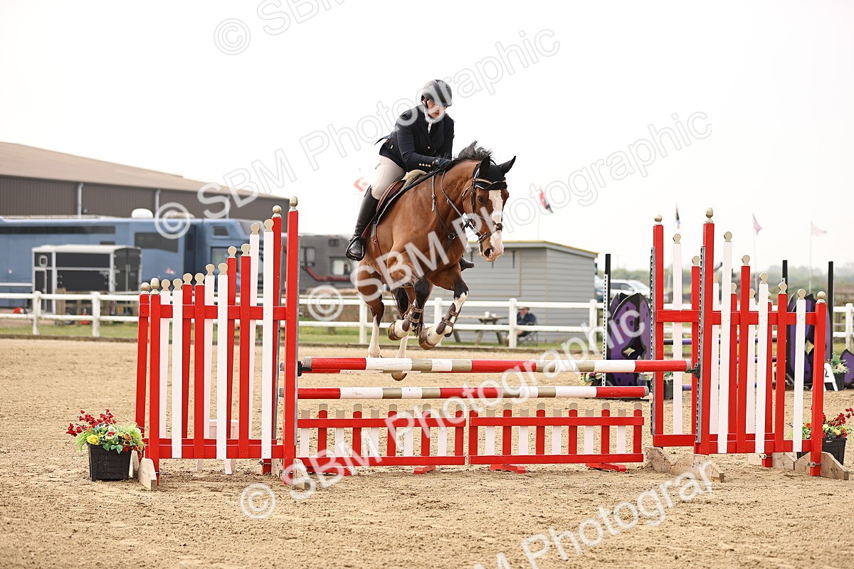  - Class 15 - Senior British novice - 90cm