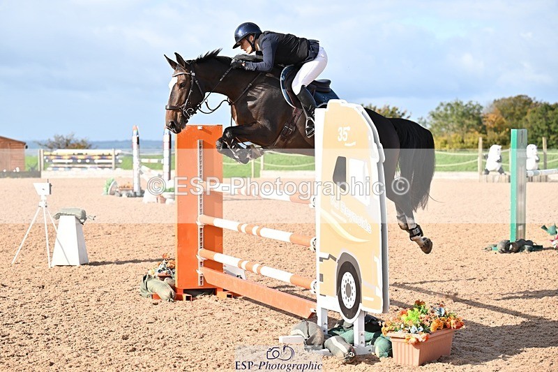 251005-103034-02778 - Cls 15 Foxhunter and 1.20m