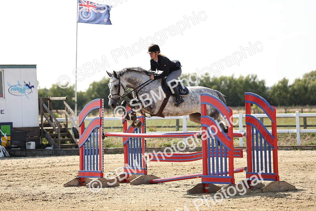 SBM_005302 - Class 6 = Senior Newcomers - 1.10m Open