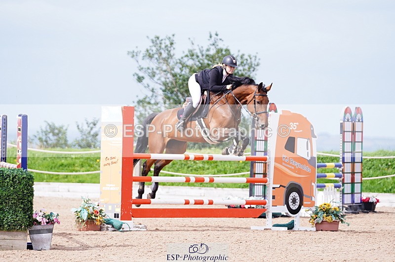 240803A-102830-07214 - Cls 29 Snr Foxhunter