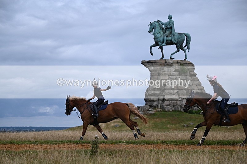 DSC_6039 - Time at Statue 12:17 to 12:44