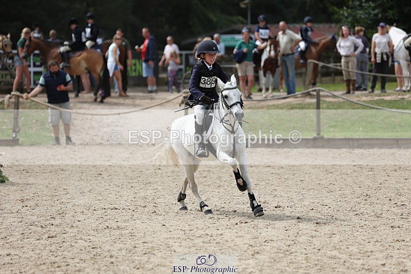 240823X-140004-18127 - 70cm R1 13.45 to 15.30