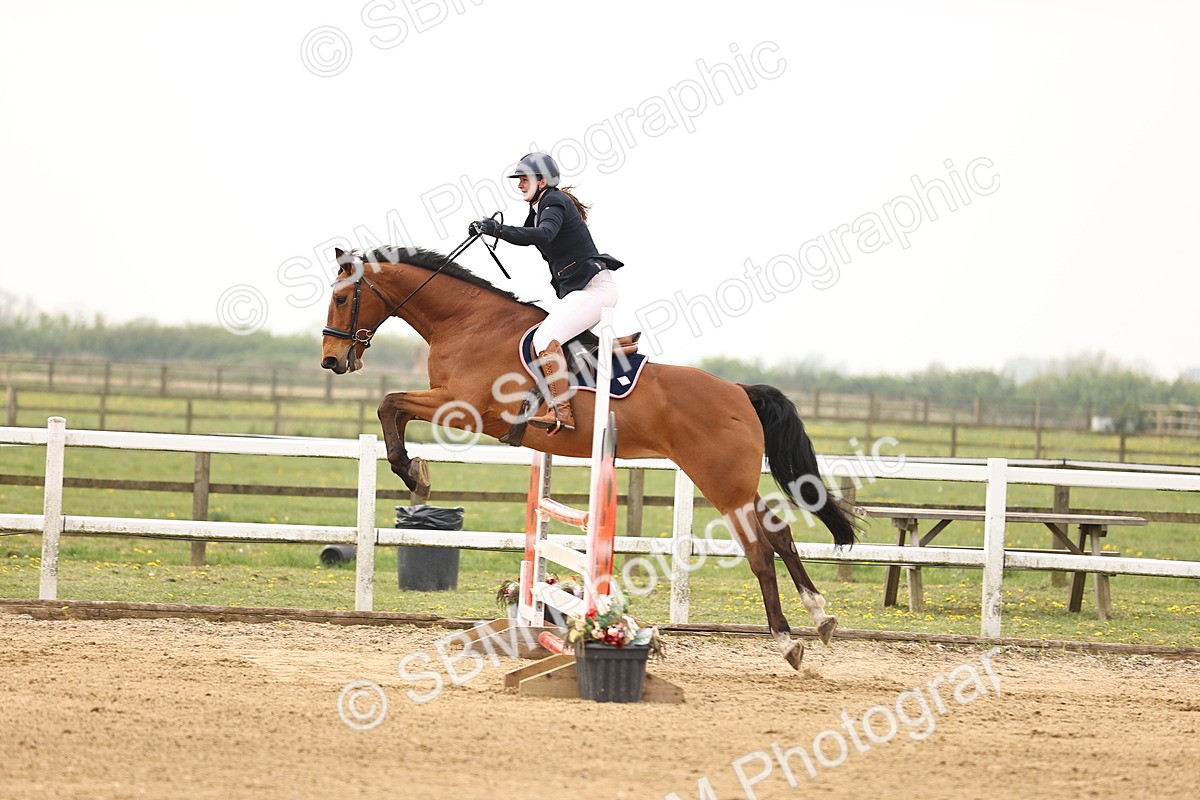  - Class 15 - Senior British novice - 90cm