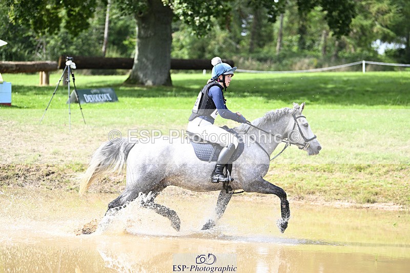 240804-161138-17875 - 662-Phoebe_Annear-THE_RIDGE_CROSS_FESTY