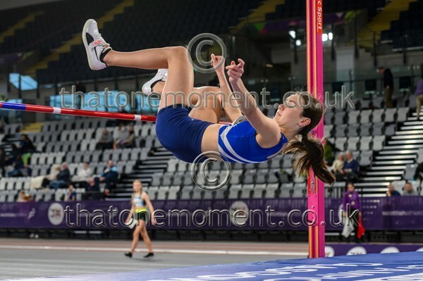 AgeInd25SAT-910373 - Field Female