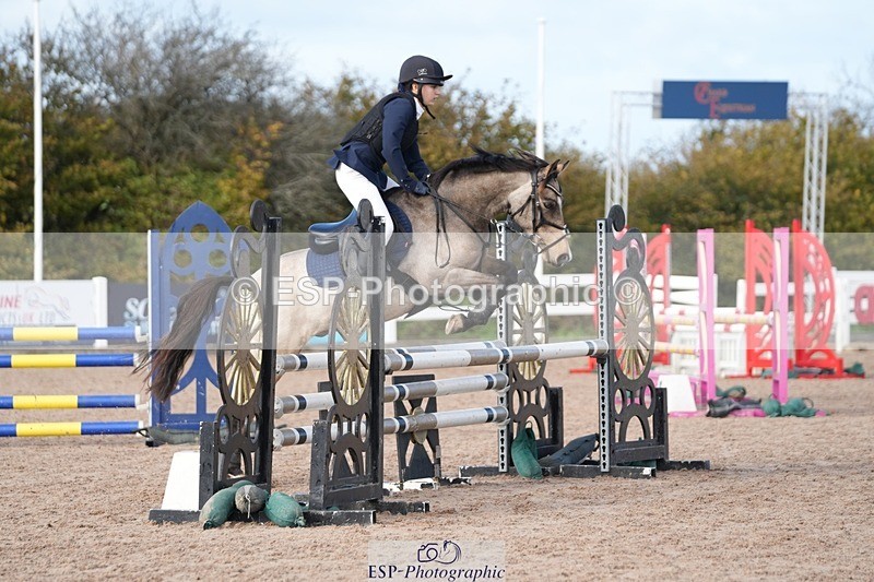 251025-125417-00421 - Cls 9 Pony Winter Discovery and 90cm