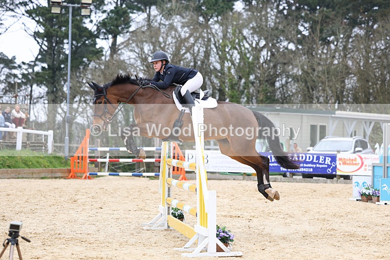 3E7A7701 - Class 8: Senior Newcomers/1.10m open