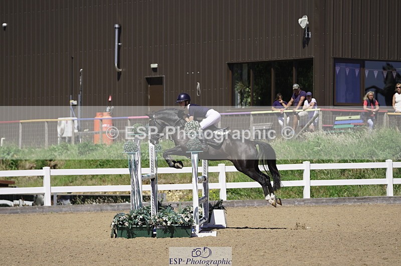 230624A-151026-02149 - Cls 26 Pony Foxhunter & 1.10m Open
