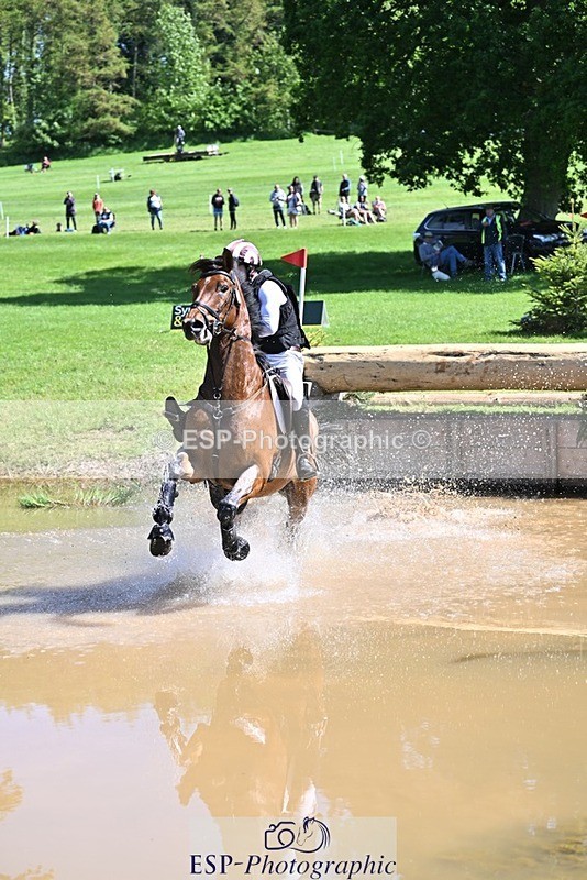 240525-105929-12168 - 324-COOMBELAND_SEMILLY-Rupert_Batting