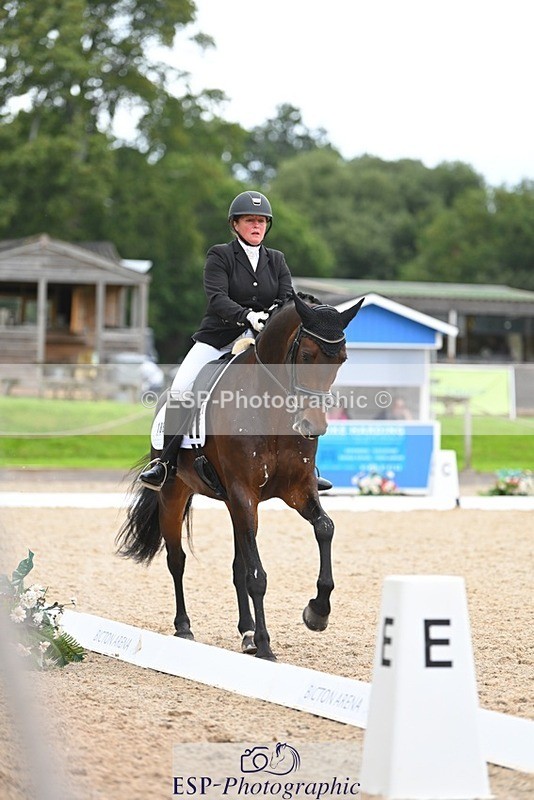 230813-175714-08786 - Cls 14 Medium Silver 16.45 to End