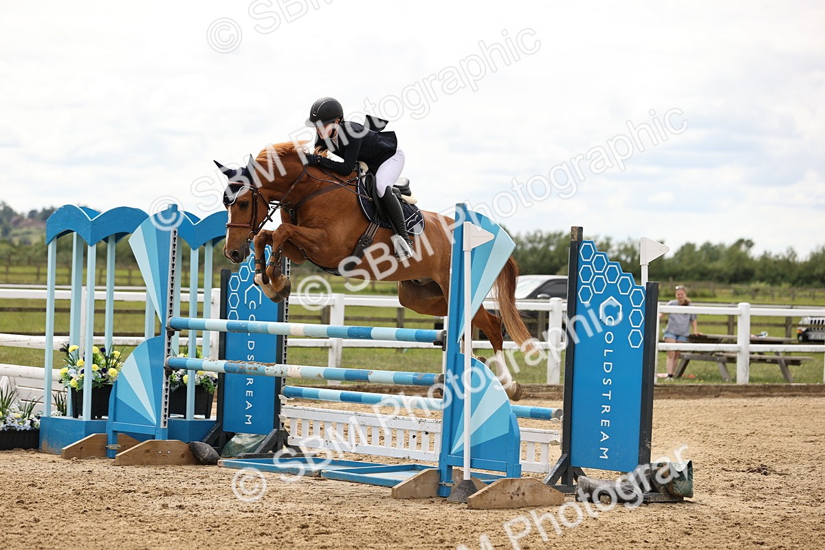 SBM_003261 - Class 11 - Senior Newcomers - 1.10m