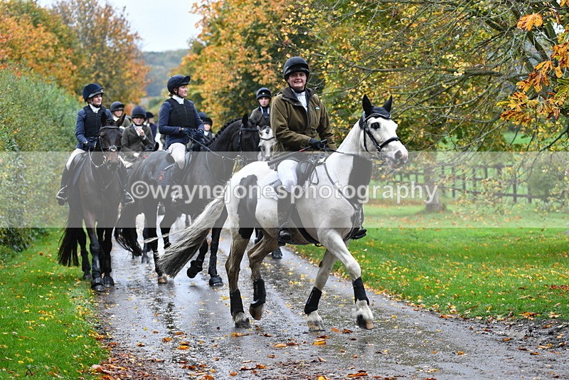 WJ5_6322 - B&B walk back for Hunt Tea !