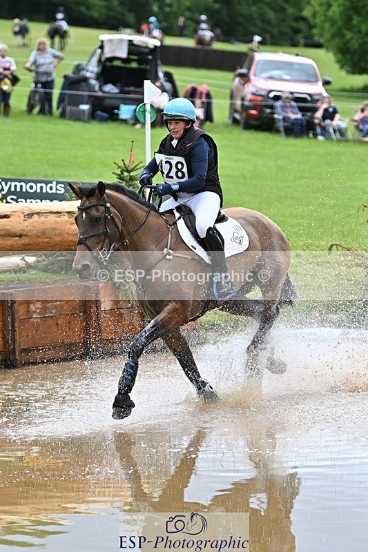 240526-114859-20730 - 428-COOLEY_SNAPCHAT-Selina_Milnes