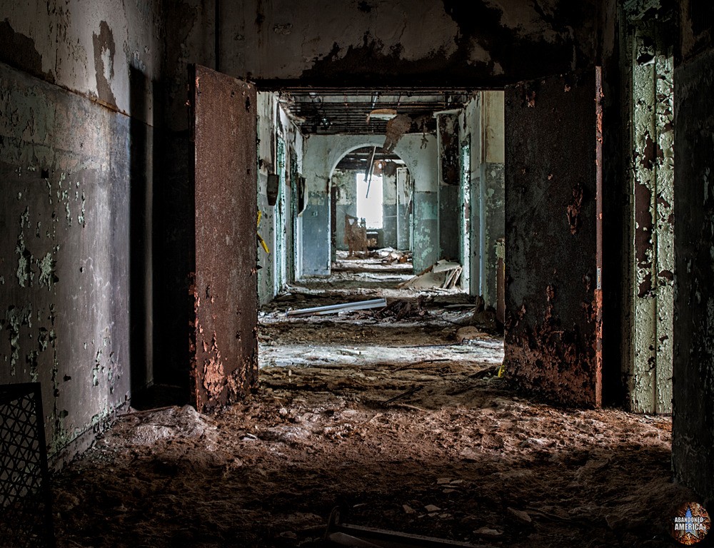 Abandoned Asylums and Institutions photo - Abandoned America