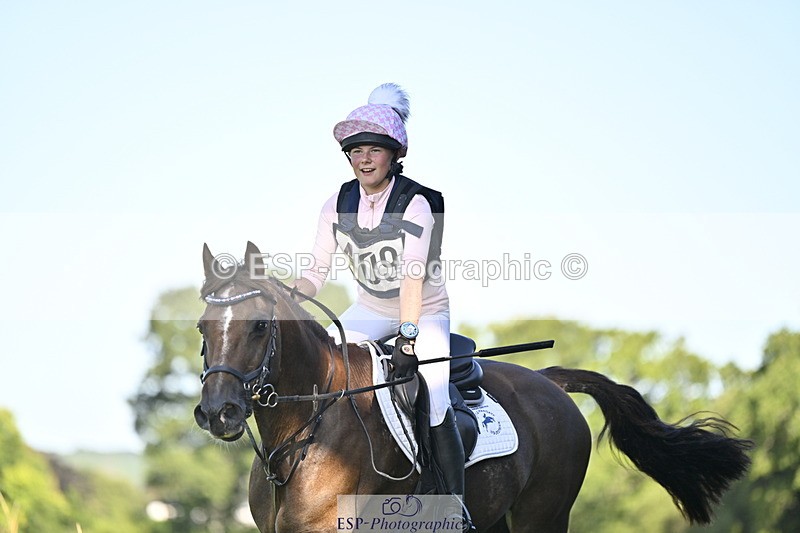 240811A-170520-06730 - 409-