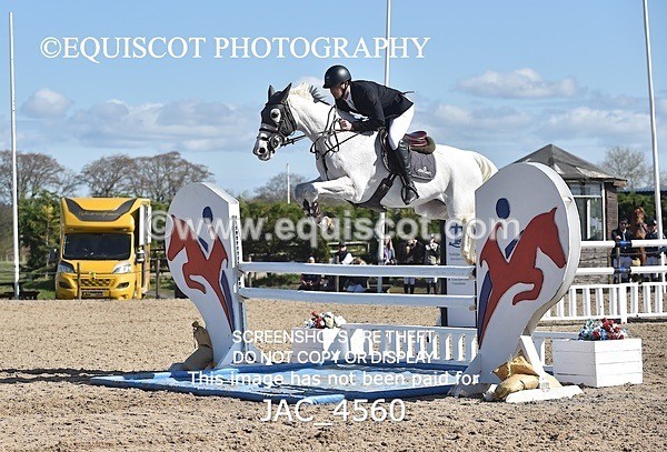 JAC_4560 - CLASS 11 SAT Andrew Hamilton Coach, RHS Foxhunter Championship Qualifier