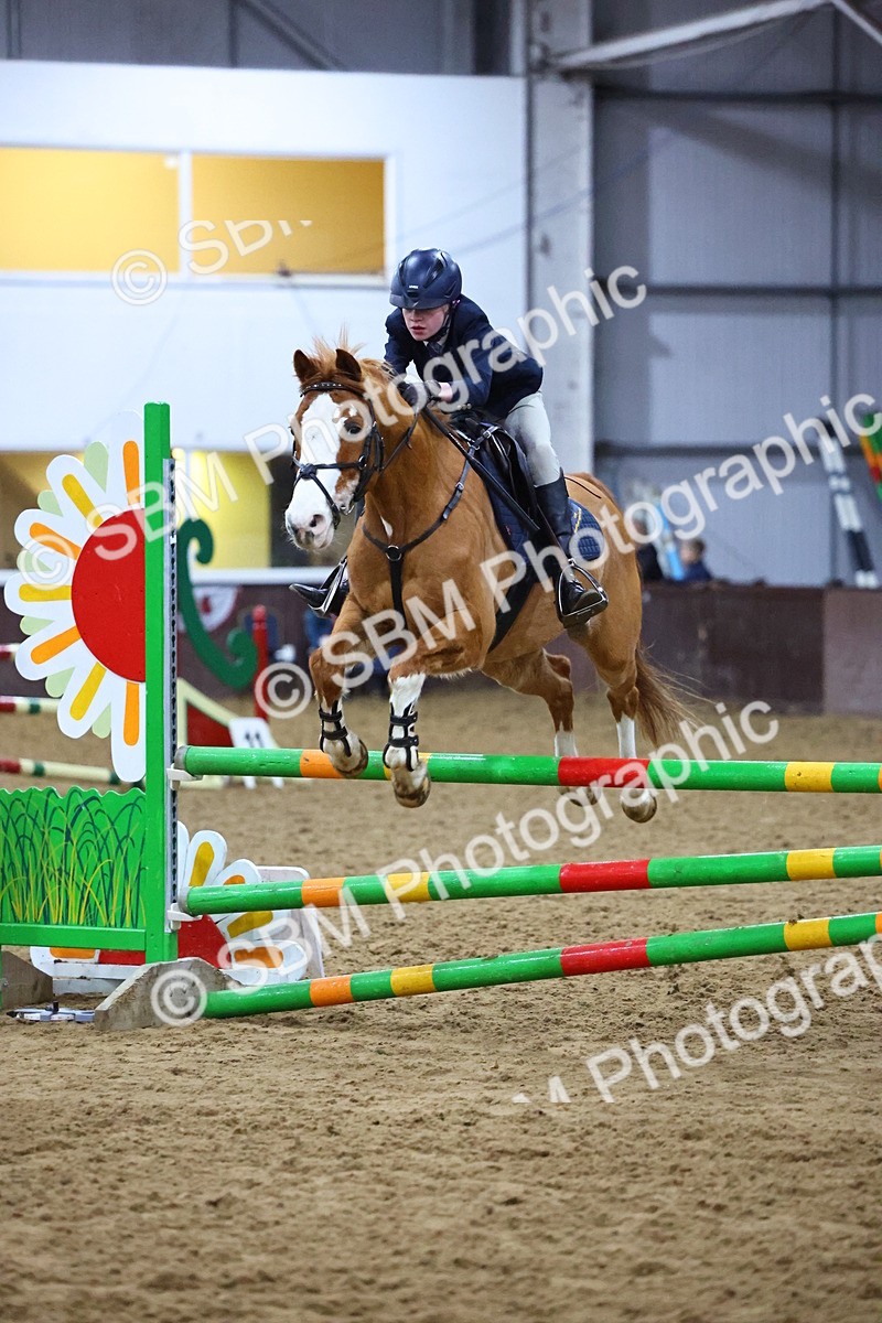 SBM_002697 - Class 6 - Holly & Ivy Stakes - 90cm