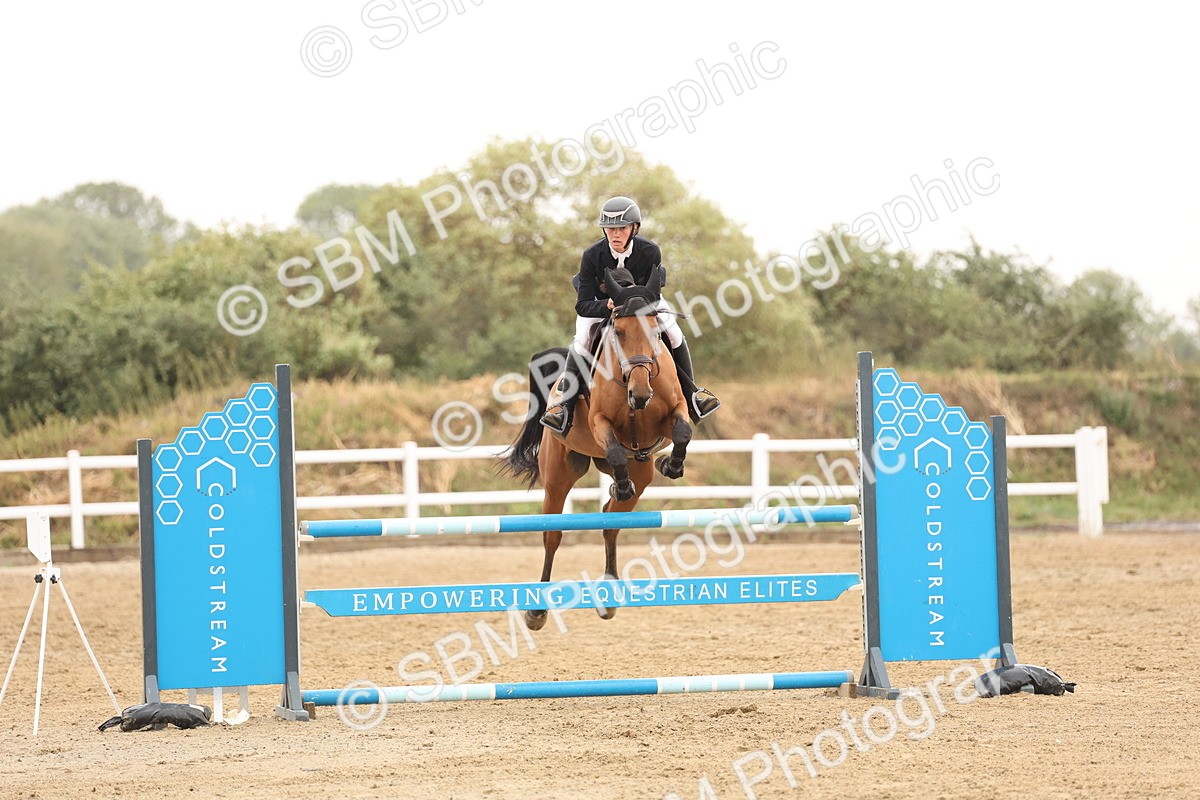 SBM_024088 - Class 6 - Senior Newcomers 1.10m