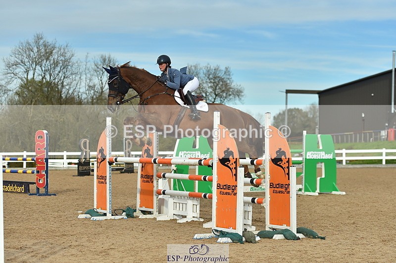 231111A-124240-01936 - Cls 12 Newcomers & 1.10m Open