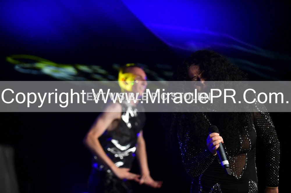SH4_6339 - The Cher Experience