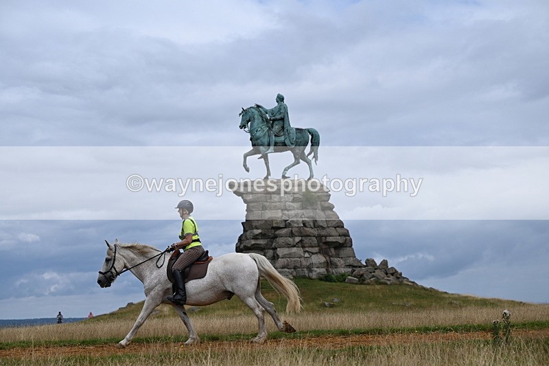 DSC_6203 - Time at Statue 12:17 to 12:44