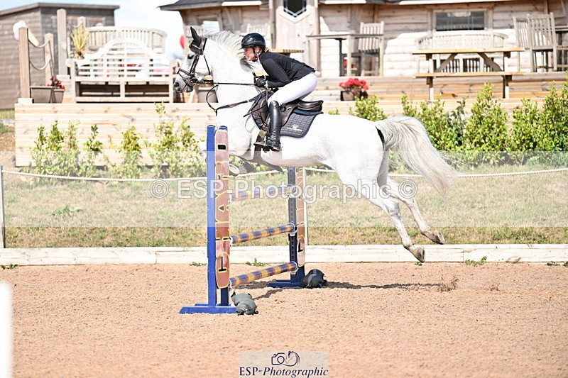 250827B-132820-00567 - Cls 4 Snr Newcomers 1.10m