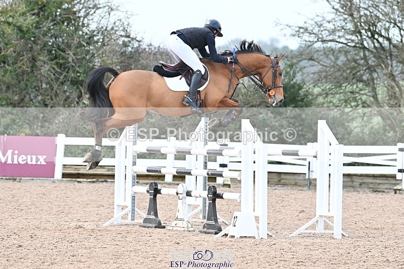 231208A-132618-00899 - Cls 6 Foxhunter & 1.20m Open