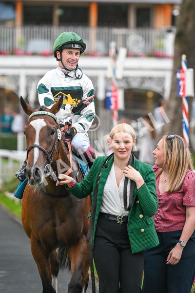 250725-Race 6-Luna A Inbhir Nis-6196 - Race 6 8.23pm Sky Bet Go-Racing-In-Yorkshire Summer Festival Handicap