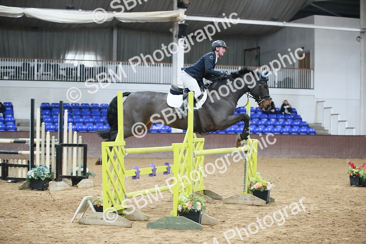 SBM_001289 - Class 4 - Senior Newcomers - 1.10m Open