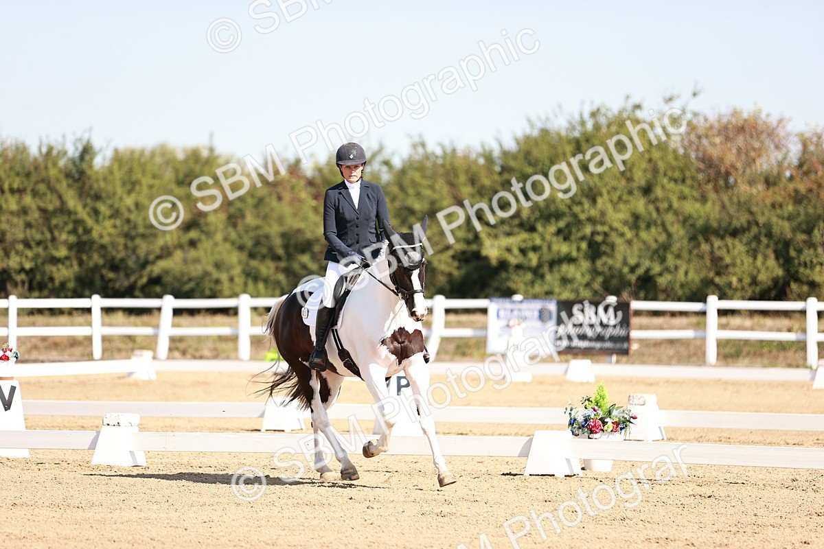 SBM_004350 - Class 12 - Novice 5 - 10.31-11.41