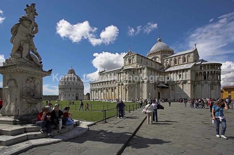 YR6M8070  (RM) - Worldwide