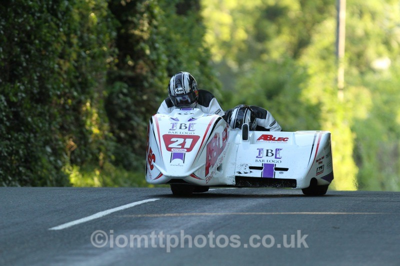 Darren Hope / Paul Bumfrey Kawasaki / ABLEC/BARLOGO - Friday Practice - Sidecars