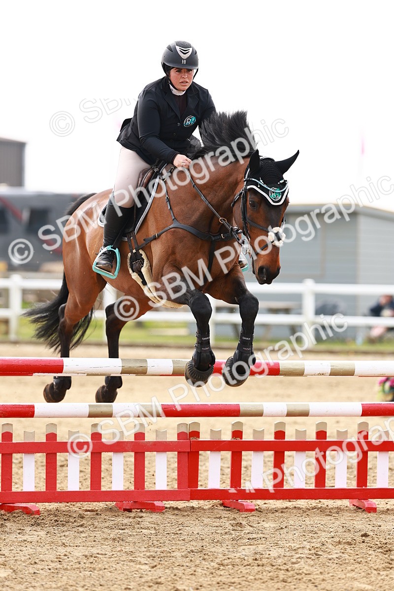  - Class 17 - Senior 1.05m