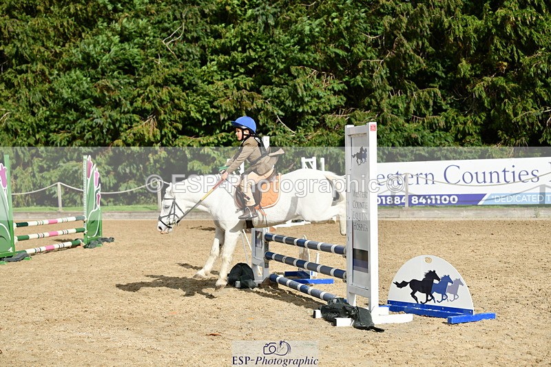 251004A-150649-01671 - Classes 8 & 9 70cm