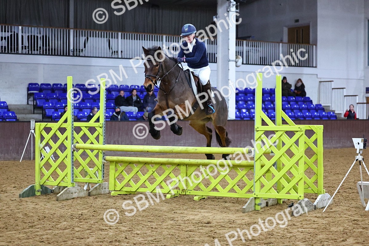 SBM_002587 - Class 6 - Holly & Ivy Stakes - 90cm