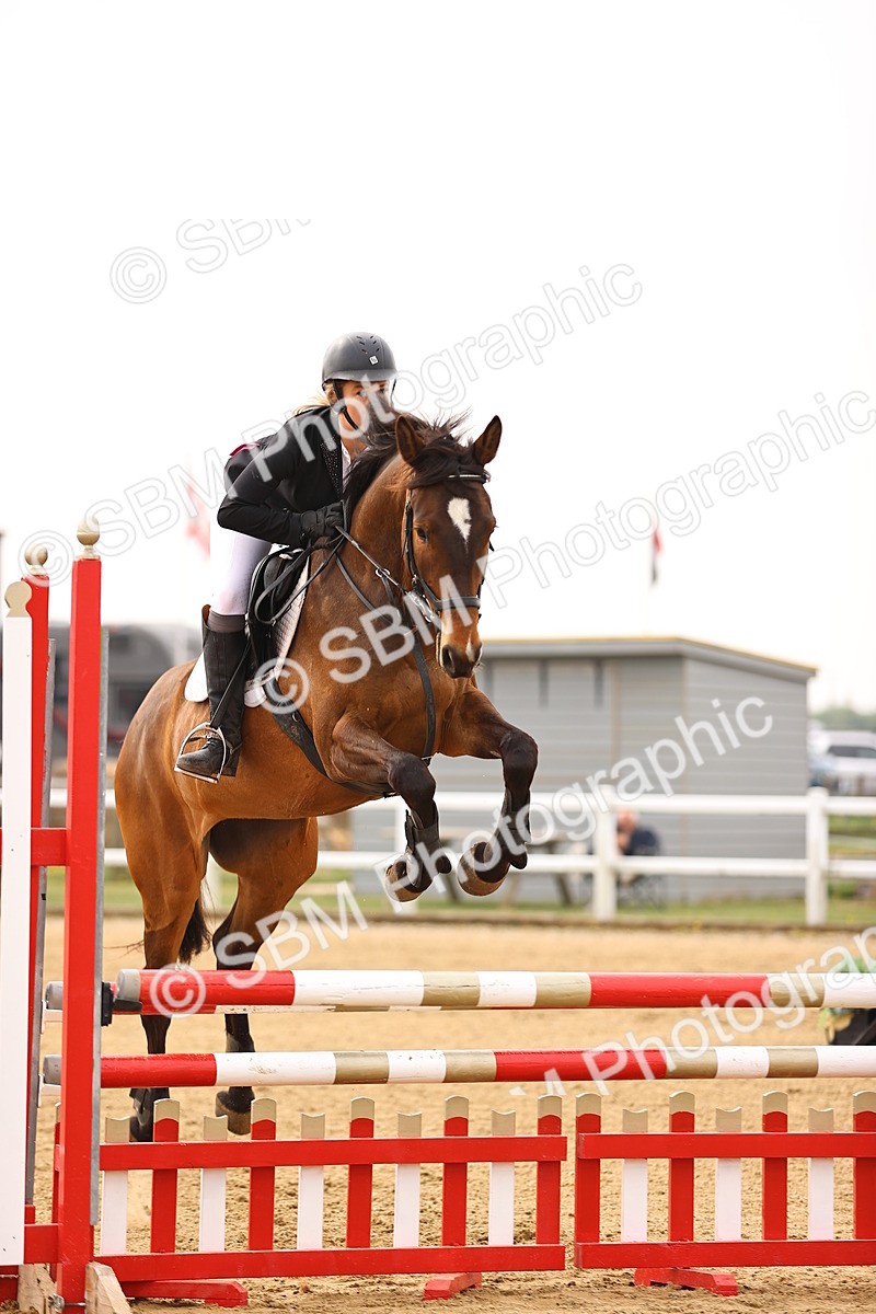  - Class 15 - Senior British novice - 90cm