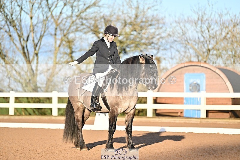 241214-093810-00988 - 117-Janine.Paterson-Pottertonpark.Mulreesh