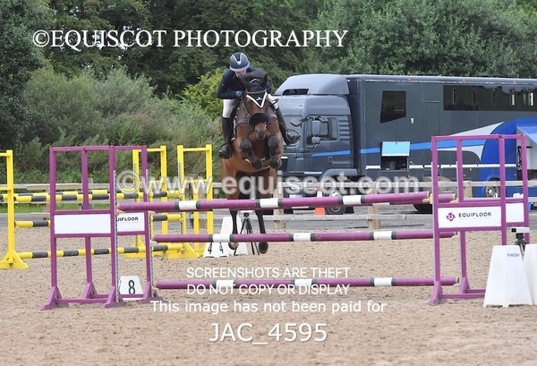JAC_4595 - CLASS 7 Senior Foxhunter/ 1.20m Open